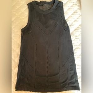 Athleta Solid Black Mesh Seamless Perforated Oxygen Tank Top. Medium